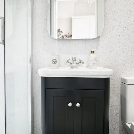 East Park Road Apartment