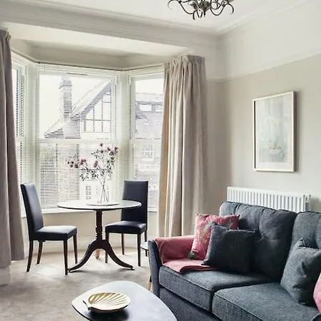 Apartament 2, 9 East Park Road *